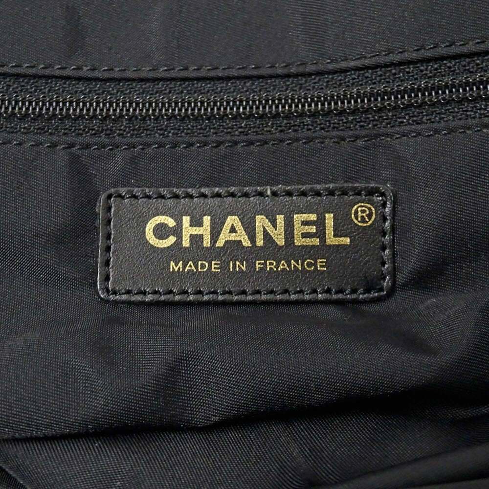 CHANEL Black Tote Bag - Picture 6 of 13